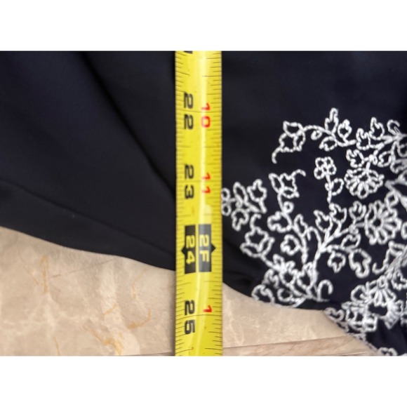 Democracy Women's XL Navy Blue Embroidered Sleeve Tie Front Tunic Top - Picture 7 of 8